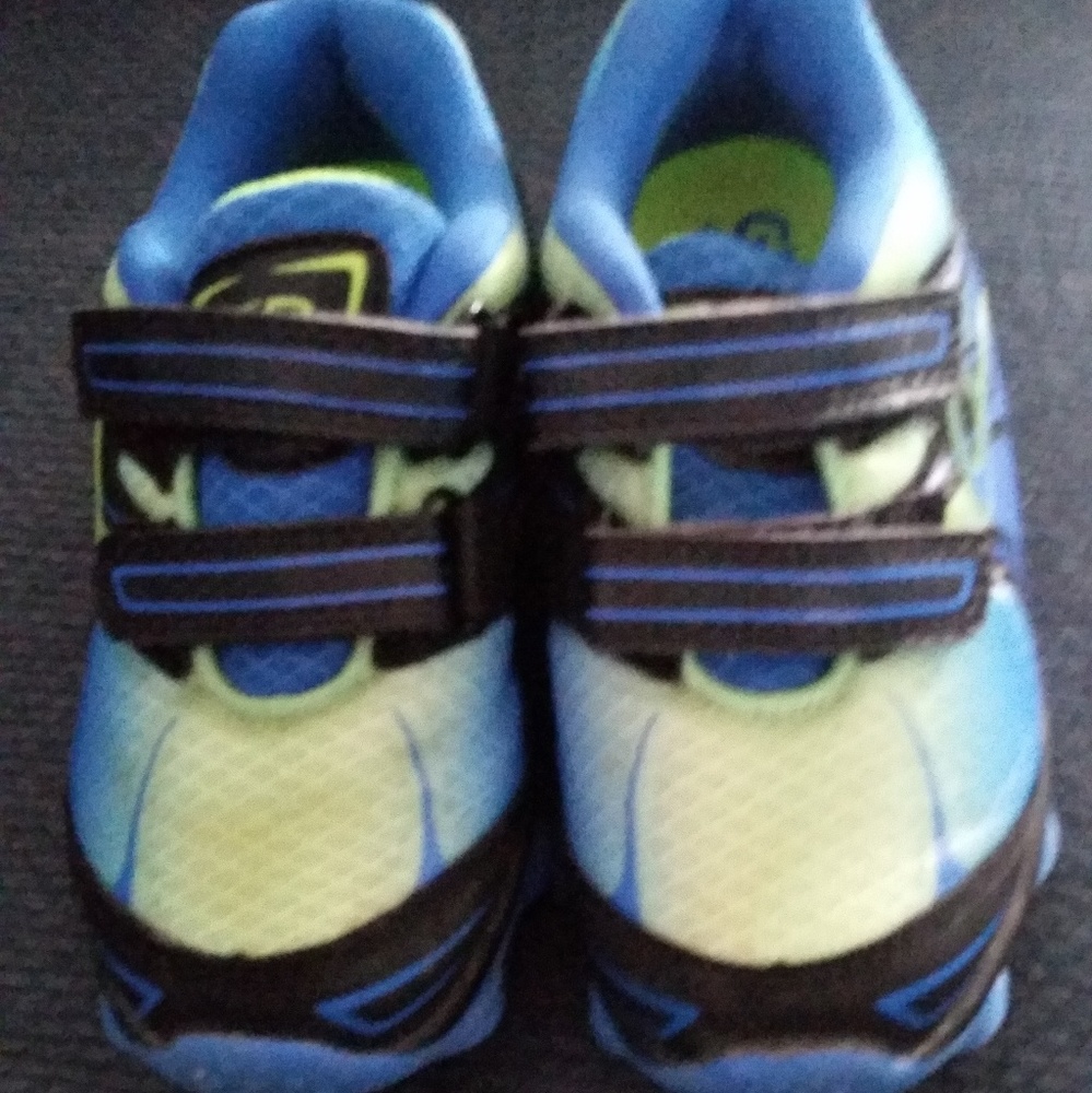Boys sneakers blue size 11